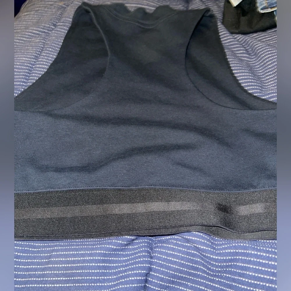 Nike crop tank - Picture 4 of 8